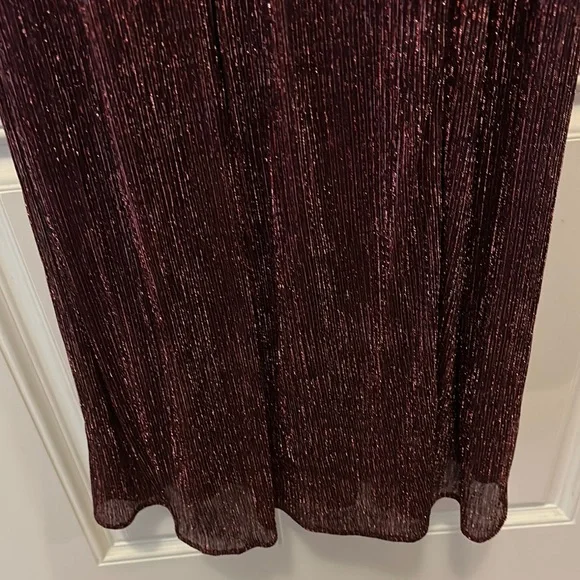 R & M Richards Burgundy gown - Picture 4 of 9